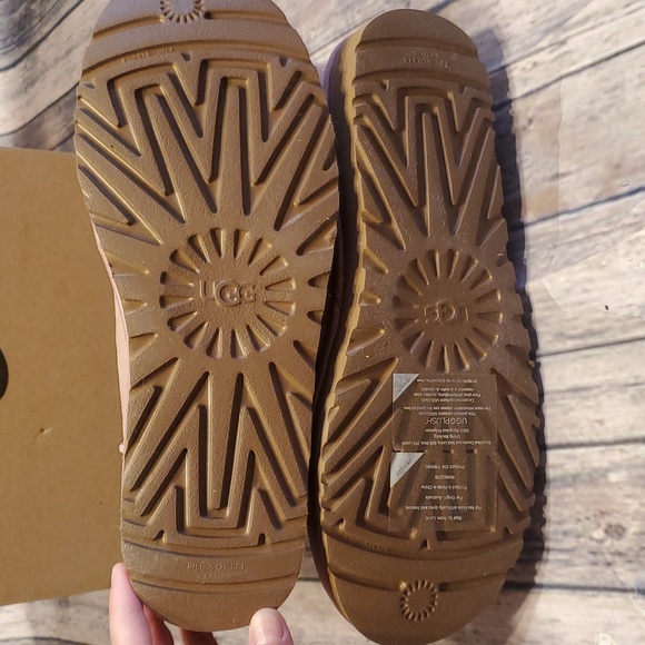 NEW W/ BOX AUTHENTIC UGG CLASSIC BLING MINI BOOT - Picture 11 of 16